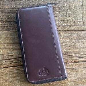 Dopp Accessories Collection Travel Wallet butter Cowhide Leather Trifold Zip